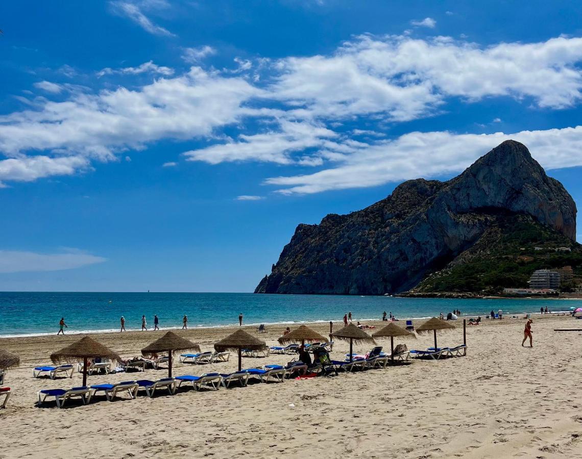 Modern Apartment On The Beach With Pool Κάλπε Εξωτερικό φωτογραφία